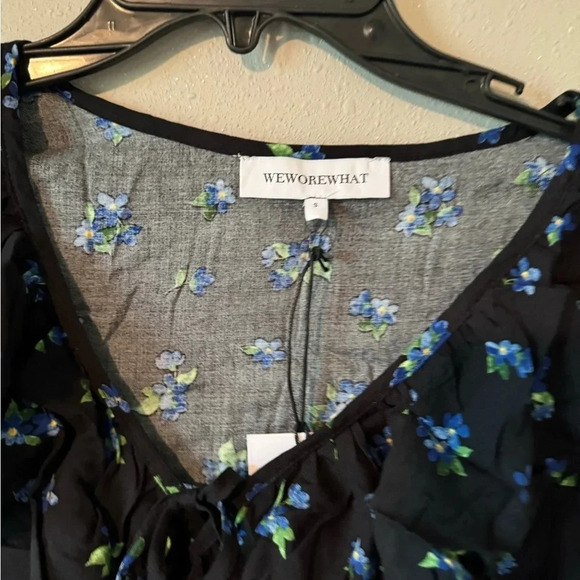 New WeWoreWhat Ruffle Blouse Black Multicolor floral Small - Picture 4 of 9